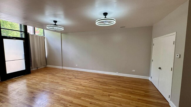 Foto del edificio - 1254 N Bosworth Ave