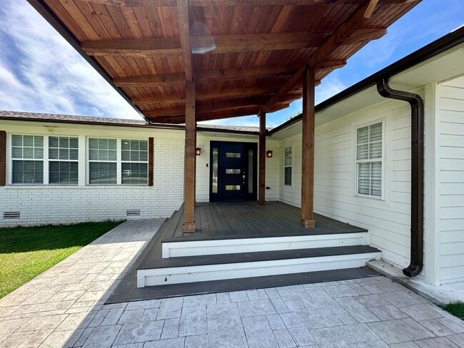 Foto del edificio - 865 N Ulmer St