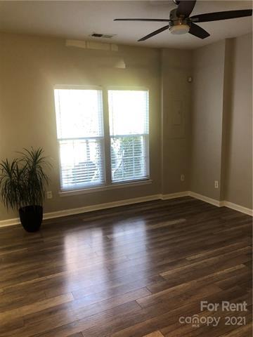 Foto principal - 12813 James Blakeney Ave