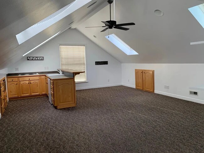 kitchen - 208 E 650 N