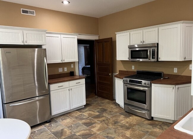 Building Photo - 1401 Kentucky St