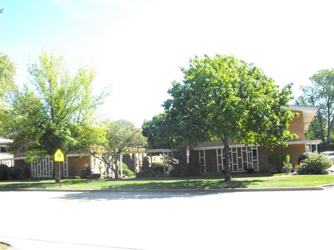 Building Photo - 481 N Ardmore Ave