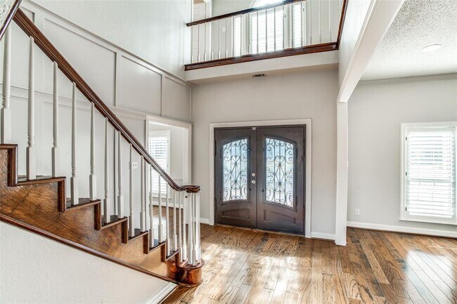 Building Photo - 23 Victoria Dr