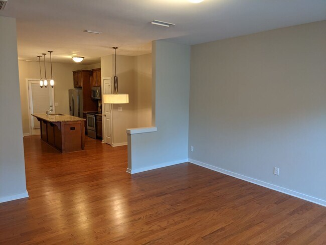 Foto del edificio - 3- Bedroom Townhome in Prosperity Place