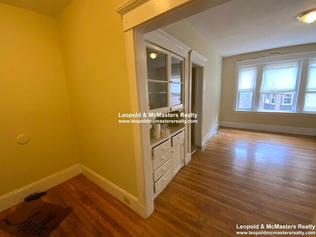 Foto del edificio - 10 Allston St