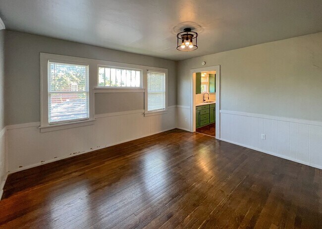 Foto del edificio - $500 OFF FIRST MONTHS RENT | Charming 2 Be...