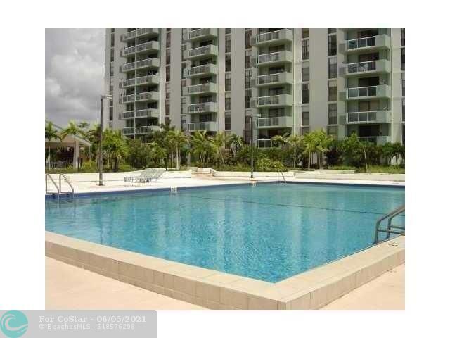 Building Photo - 13499 Biscayne Blvd
