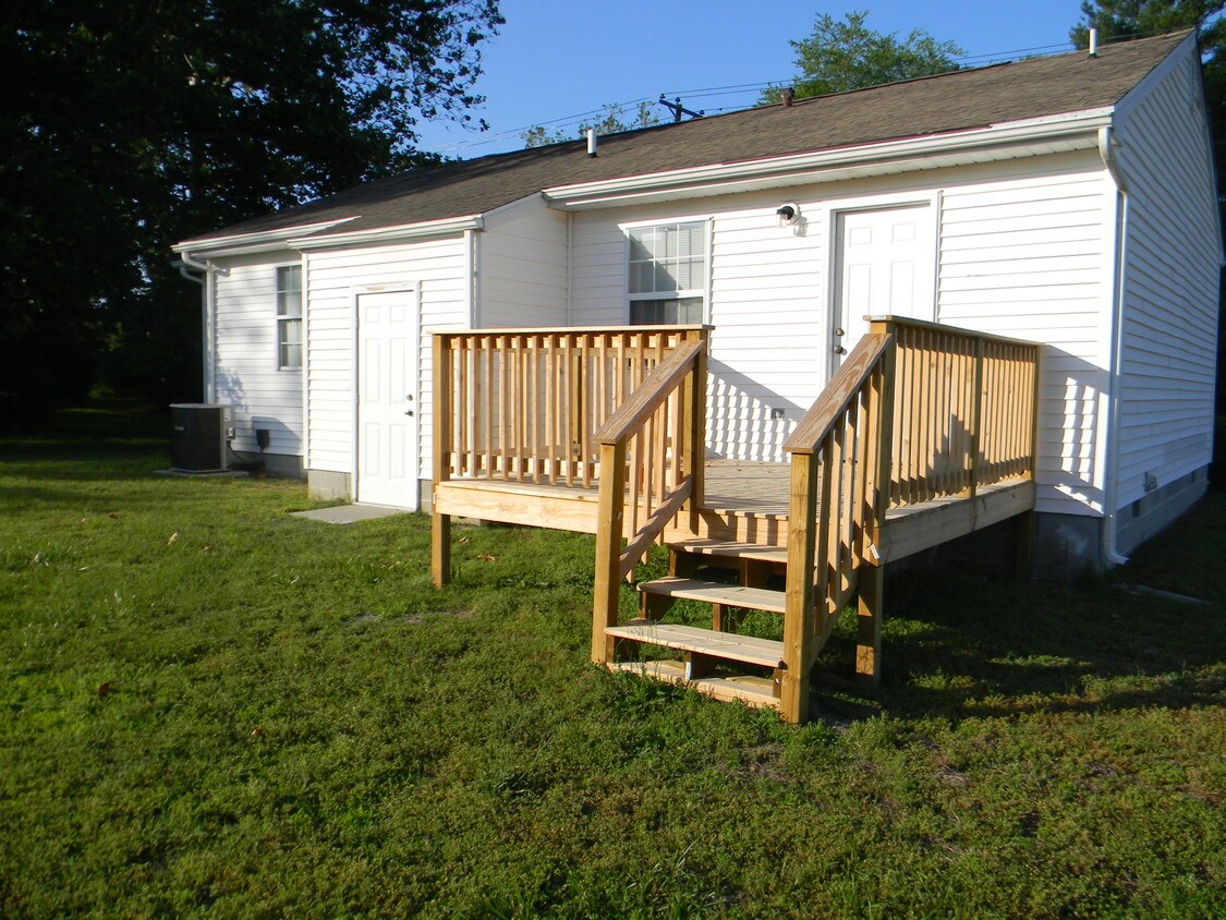 Building Photo - 206 Hayward Ave