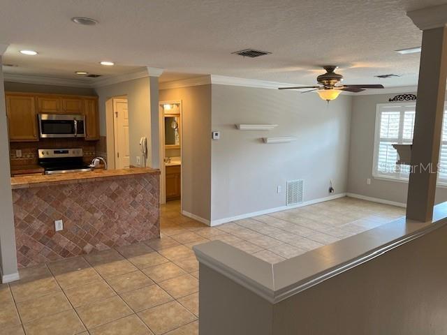 Building Photo - 1011 Persimmon St