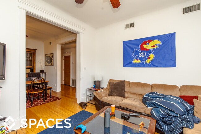 Foto del edificio - 3607 N Wilton Ave
