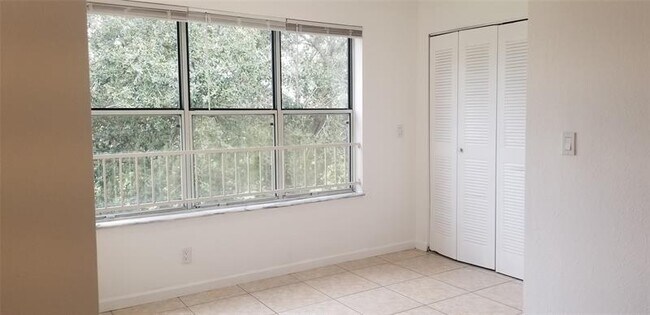 Foto del edificio - 3450 Pinewalk Dr N