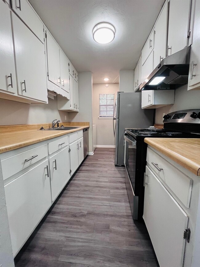 Building Photo - 3207 Jim Lee Rd