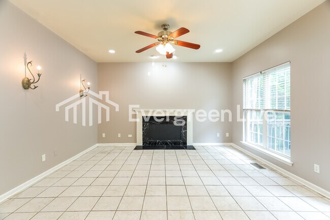 Foto del edificio - 6224 Pinebrook Cir