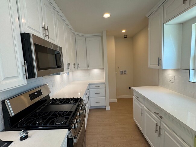 Building Photo - 24654 Cypress St