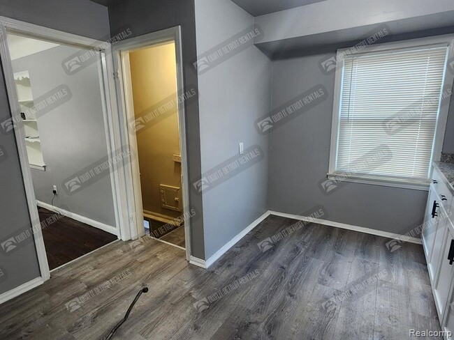 Building Photo - 12704 Memorial St