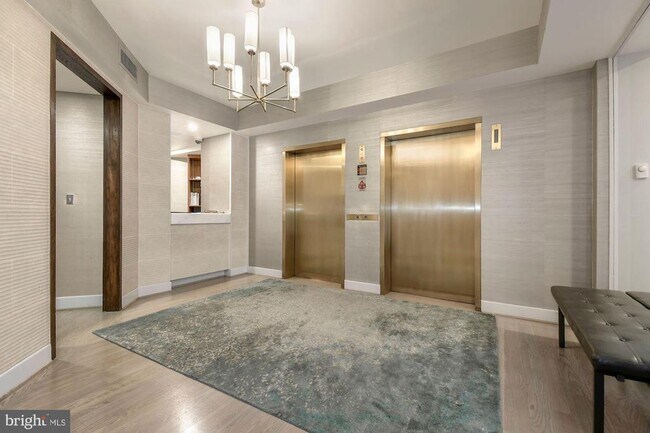 Foto del edificio - 1077 30th St NW