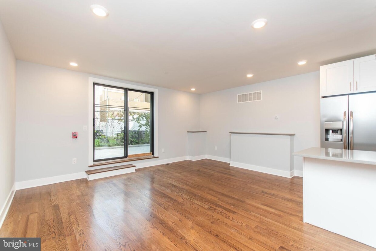 Primary Photo - 814 N Uber St