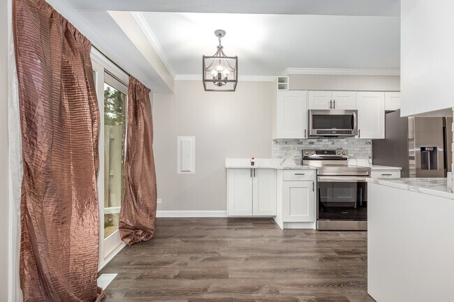Building Photo - 2212 Cardinal Ct