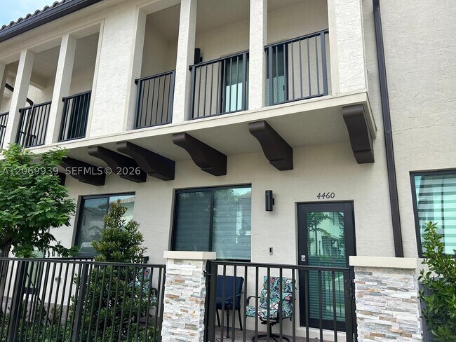 Foto del edificio - 4460 NW 83rd Ave