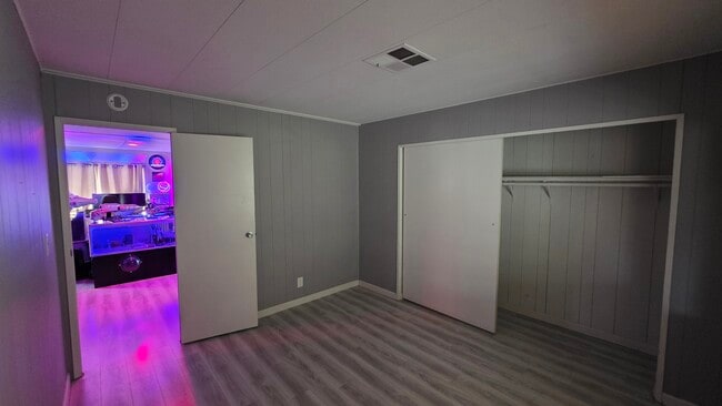 BEDROOM - 18950 Woodcrest Ln