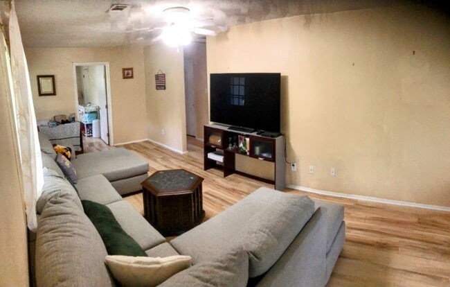 Building Photo - 17910 Strack Farm Rd