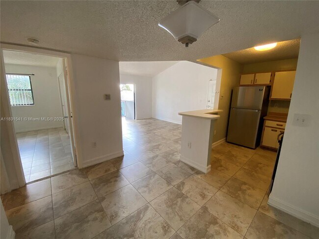 Foto del edificio - 7220 NW 179th St