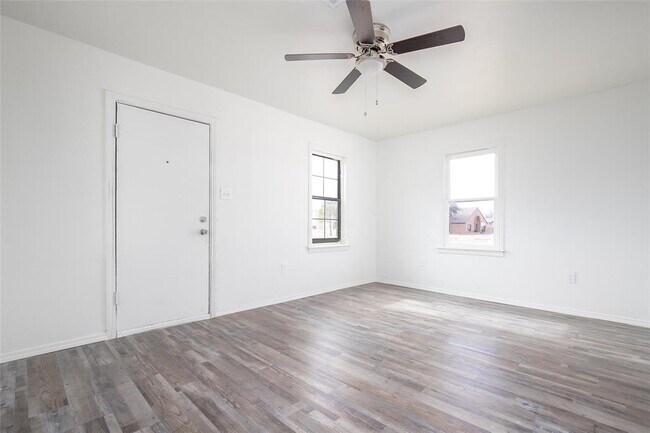 Foto del edificio - 4602 N Classen Blvd