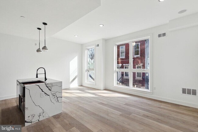 Foto del edificio - 2550 Hope St