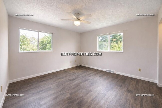 Foto del edificio - 3026 Meister Rd