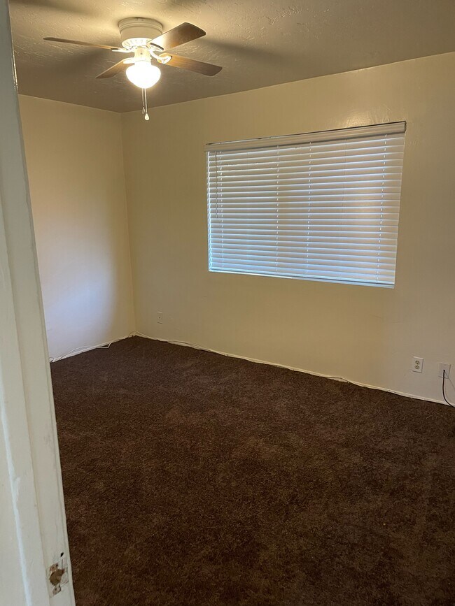 Dormitorio 1 - 717 Lincoln Ave