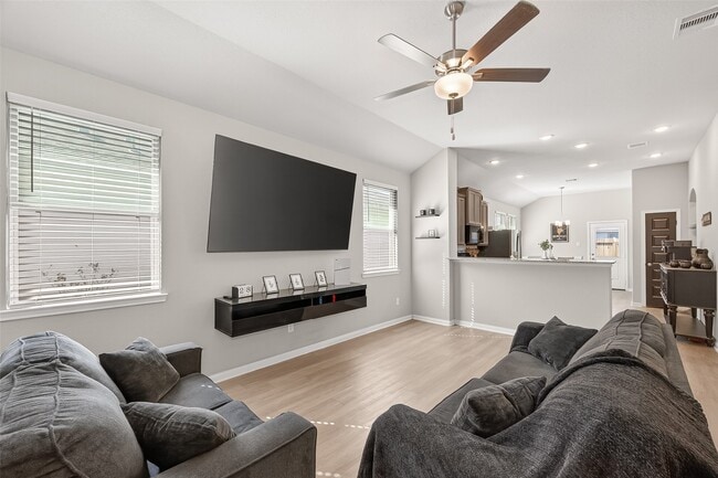 Foto del edificio - 8014 Barret Travis Ct