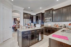 Foto del edificio - 8880 Lakeview Pl