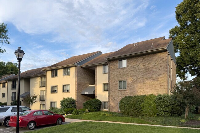 Foto del edificio - 5019 Green Mountain Cir
