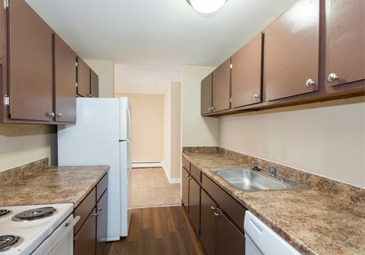 Building Photo - 410 E Cheyenne Mountain Blvd