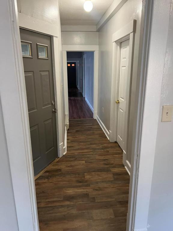 Building Photo - 273 E Clark St