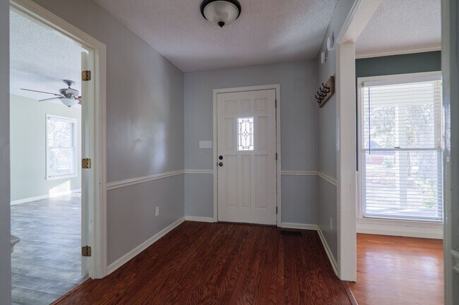 Building Photo - 4538 Golden Oaks Dr