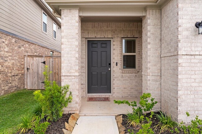 Foto del edificio - 14483 Cedar Ledge Ln