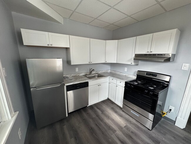 Building Photo - Renovated 3/1 Duplex In The Heart Of Pitcairn!! Available Now!