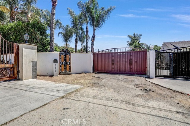 Foto del edificio - 13530 Beaver St