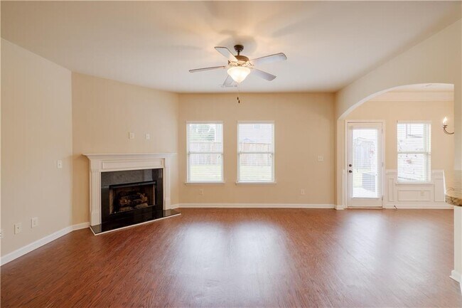 Foto del edificio - 2385 Morgan Farm Dr