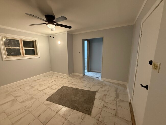 Building Photo - 5351 N Kimball Ave