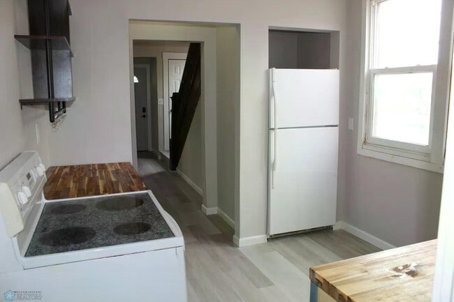 Foto del edificio - 921 6th Ave N