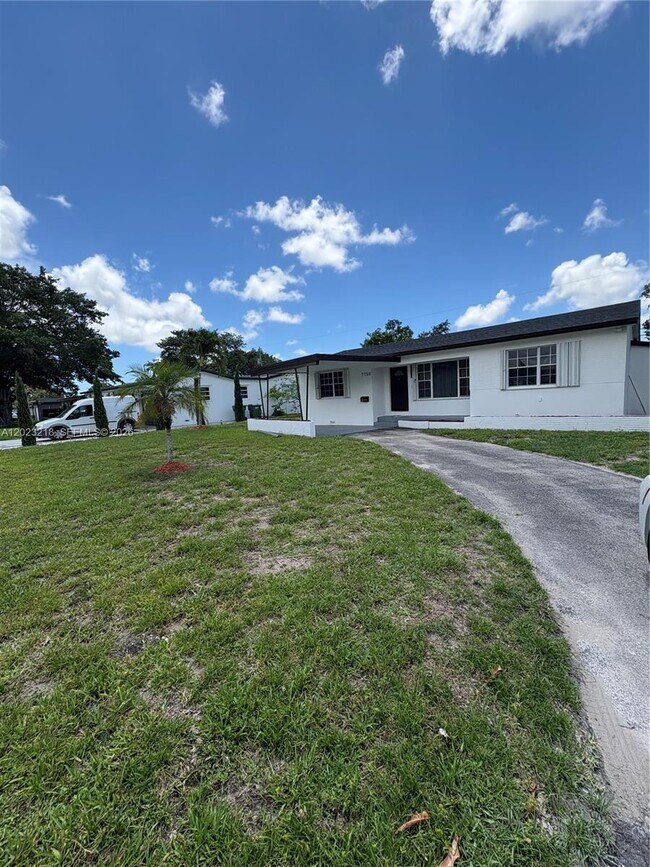 Building Photo - 7150 SW 10th St