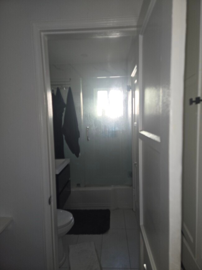 Foto del edificio - 1025 E Spazier Ave