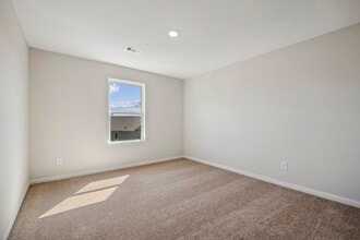 Building Photo - 360 Kingston Wy