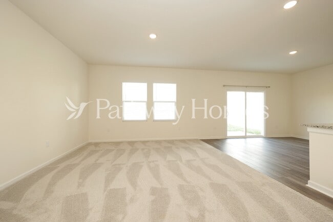 Building Photo - 1062 Large Poppy Dr