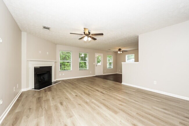 Foto del edificio - 632 Elderberry Way