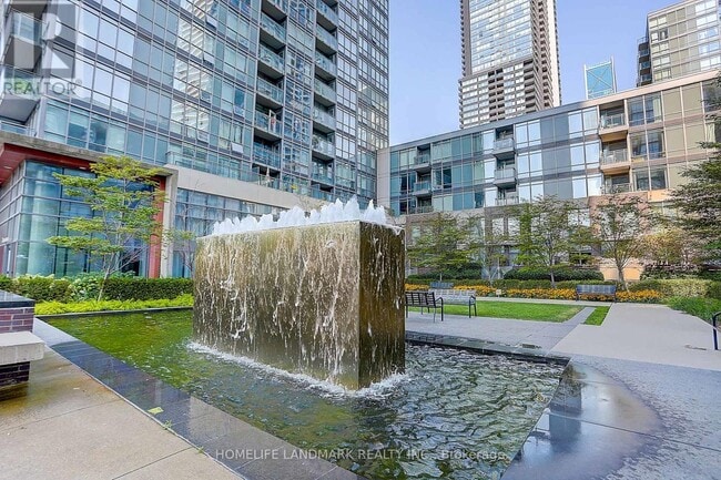 Photo du bâtiment - 15-4615 Fort York Blvd