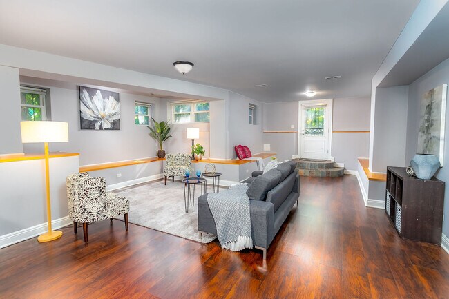 Foto del edificio - 4642 N Malden St