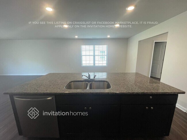 Foto del edificio - 7208 Olive Coast St